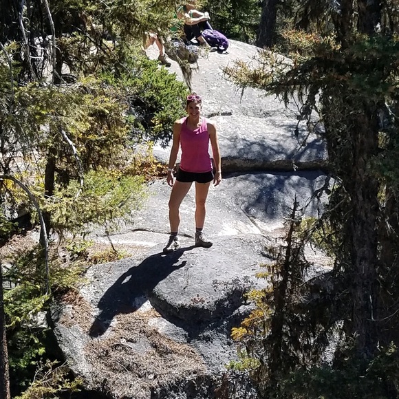 Meet your Posher, Karen - Picture 2 of 6